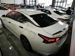 نيسان ألتيما